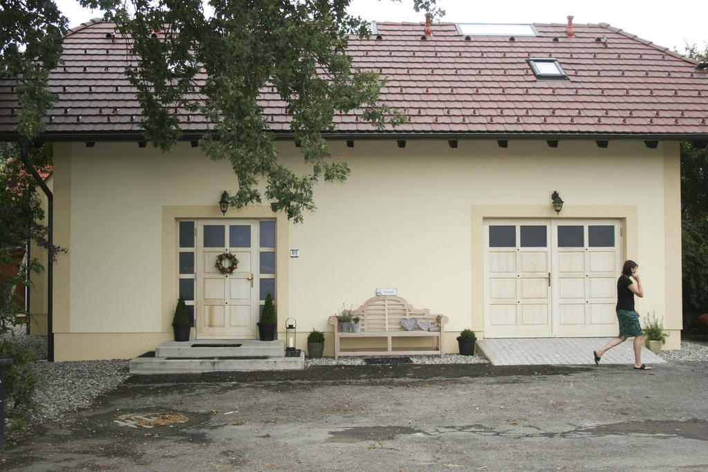 Отель Landgasthof Friedl Sankt Lorenzen bei Knittelfeld Экстерьер фото